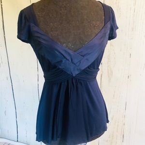 💙 RicRac navy top with bow in back